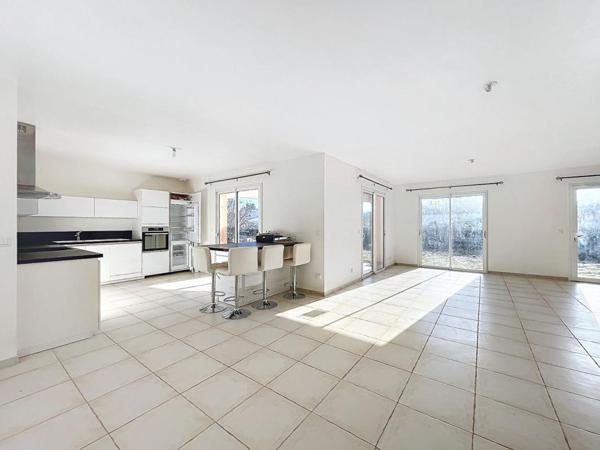 Maison de 2018 4 pièce(s)  +  garage 23m2 + terrain 1281m2