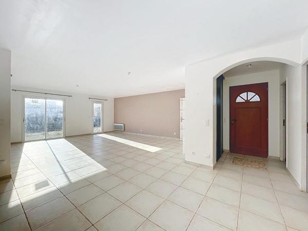 Maison de 2018 4 pièce(s)  +  garage 23m2 + terrain 1281m2