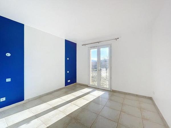 Maison de 2018 4 pièce(s)  +  garage 23m2 + terrain 1281m2