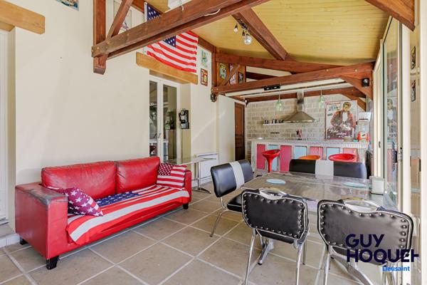 Maison familiale de 170 m²  et 1200 m² de terrain avec piscine et dépendance  à vendre à Réau