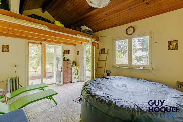 Maison familiale de 170 m²  et 1200 m² de terrain avec piscine et dépendance  à vendre à Réau