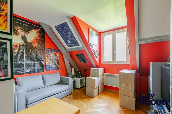 Maison familiale de 170 m²  et 1200 m² de terrain avec piscine et dépendance  à vendre à Réau