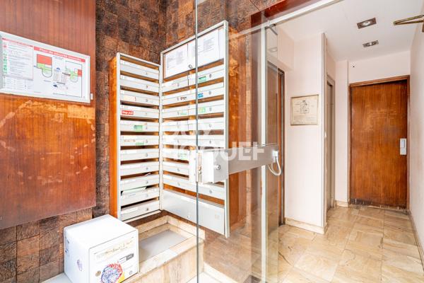 Studio A Vendre dans le dynamique quartier des Batignolles Paris 17eme  1 pièce(s) 18.4 m2