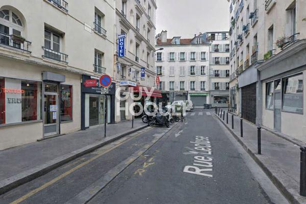 Studio A Vendre dans le dynamique quartier des Batignolles Paris 17eme  1 pièce(s) 18.4 m2