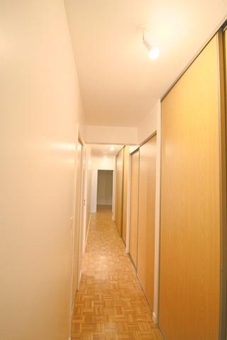 Villeurbanne (69100) Appartement T4 de de 98m2 av balcon- a 15 mn a pied DOUA, INSA, CPE, IUT lyon + Cave et box fermé - Dispo 1