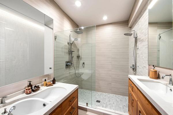 EXCLUSIVITE !  A vendre  AIX SUD grand T3/4 à rénover  en deuxième étage  expo Sud