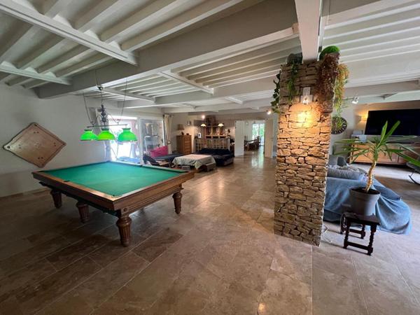 Maison Chateauneuf Sur Isere 10 pièce(s) 338 m2, piscine