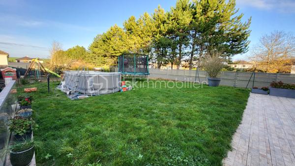 Venez découvrir cette belle et grande maison aux beaux volumes située dans une commune à seulement 15mn de REIMS par axe rapide.
Vous recherchez votre futur nid douillet et vous avez besoin d'espace !!! Alors ne cherchez plus, cette maison comblera vos besoins voire même plus !!!
Composée en rdc d'une entrée donnant sur une pièce de vie de plus de 50m² baignée de lumière, vous trouverez également un confort total de plain-pied avec une grande chambre, un bureau, une salle de bain et un wc séparé.. A l'étage vous retrouverez quatre grandes chambres, une salle de bain, un second wc séparé et un palier de près de 20m².
A cela s'ajoute un sous-sol total de 140m² avec garage, salle de jeux, buanderie et cave.
Cet ensemble est édifié sur une parcelle de 891m² entièrement clôturée avec une terrasse de 70m² sur l'arrière plus un espace détente sur l'avant.
Au niveau du chauffage, cette maison est équipée d'un système écologique et très économique de géothermie.
Alors si cette maison regroupe l'ensemble de vos besoins, ne tardez pas et venez la découvrir.
