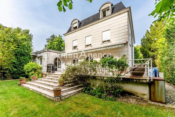 Maison à Le Perreux-sur-Marne, 94170 - 12 pièces 276m²