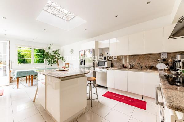 Maison à Le Perreux-sur-Marne, 94170 - 12 pièces 276m²