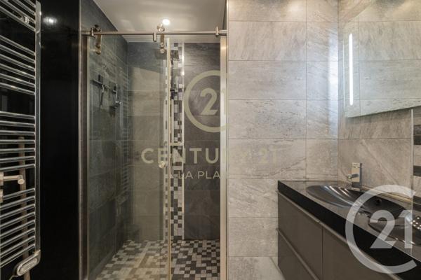 Appartement T3 à vendre  3 pièces - 65 m2 MARSEILLE - 13005