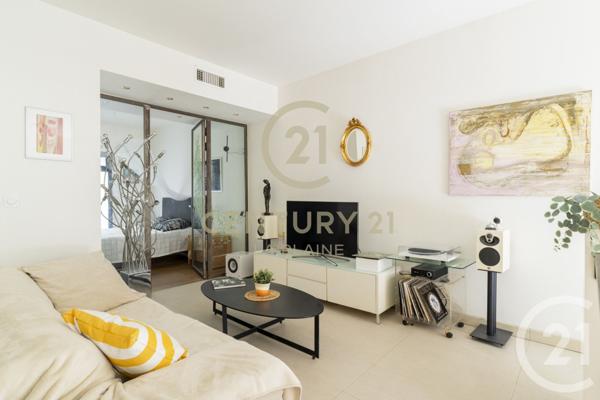 Appartement T3 à vendre  3 pièces - 65 m2 MARSEILLE - 13005