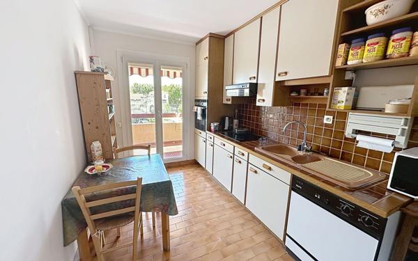Appartement à vendre    3 pièces • 86 m2 Avignon