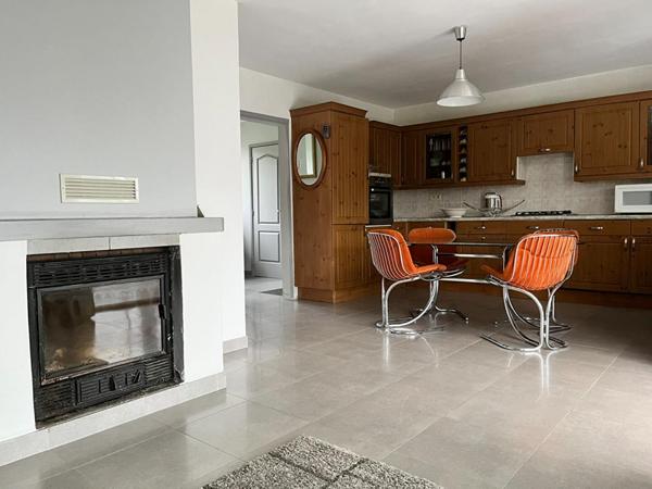 RABODANGES Jolie maison, vue sur lac