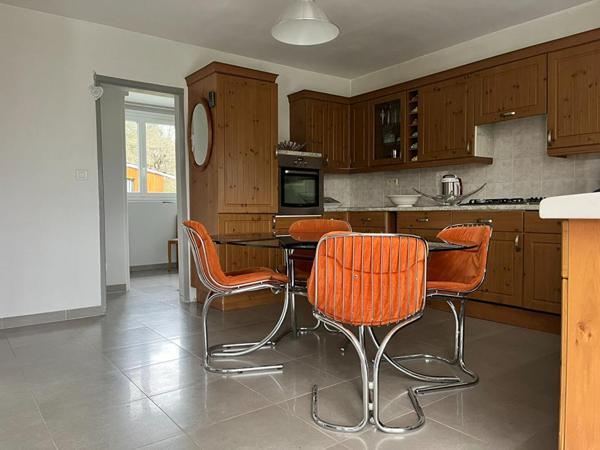 RABODANGES Jolie maison, vue sur lac