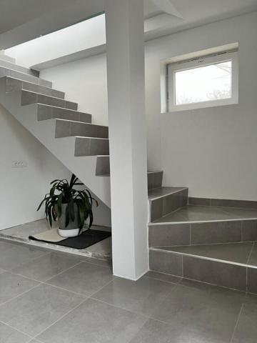 RABODANGES Jolie maison, vue sur lac