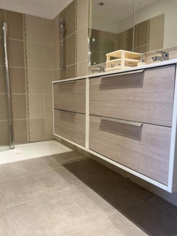 RABODANGES Jolie maison, vue sur lac