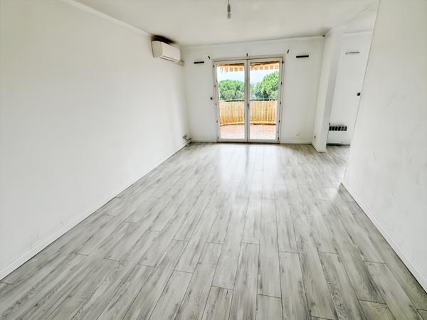 Fréjus (83600) À Fréjus (83), appartement 4 pièces + 2 parkings + cave