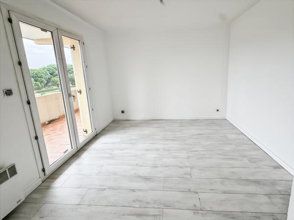 Fréjus (83600) À Fréjus (83), appartement 4 pièces + 2 parkings + cave