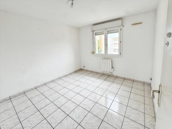 Fréjus (83600) À Fréjus (83), appartement 4 pièces + 2 parkings + cave