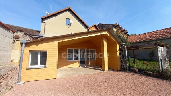 Maison de ville à CHAUFFAILLES - 110 m² avec jardin intérieur.