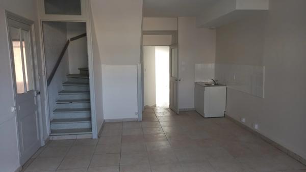Maison de ville à CHAUFFAILLES - 110 m² avec jardin intérieur.