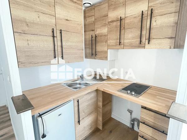 Location Studio 26.5 m² - 4 RUE DES PAVEURS Soissons 02200