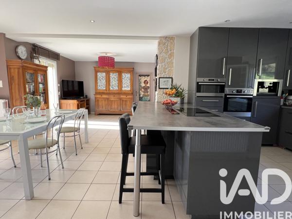 Maison à vendre 6 pièces 196 m² Saint-Martin-le-Vinoux