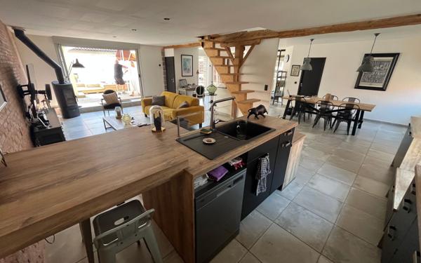 Maison à vendre    6 pièces • 269 m2 Dax