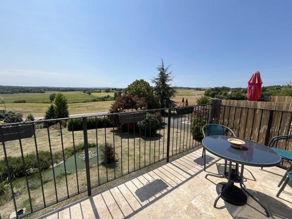 Appartement à vendre |  Aubeterre-sur-Dronne |  3 pièces | 69 m²
