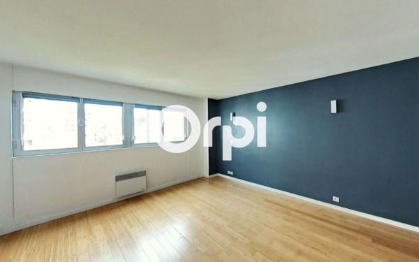 Appartement à louer    3 pièces • 104,58 m2 Lille