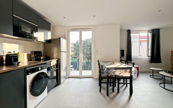 Appartement à vendre    2 pièces • 43 m2 Fréjus