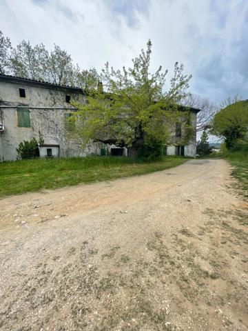 MAISON MAS AUTENTHIQUE sur plus de 5 hectares