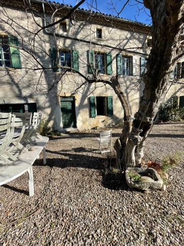 MAISON MAS AUTENTHIQUE sur plus de 5 hectares