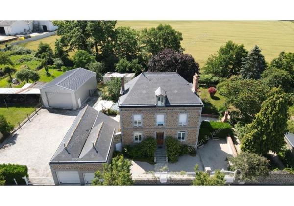 Maison avec dépendances à Javron Les Chapelles