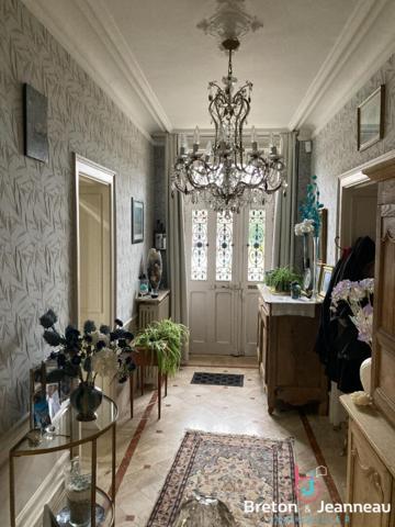 Maison avec dépendances à Javron Les Chapelles