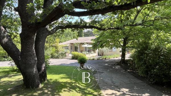 Aix-en-Provence, Maison 4 Chambres -  184 m² à vendre