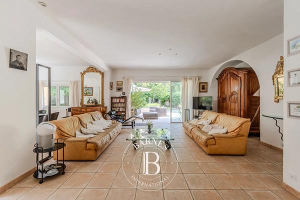 Aix-en-Provence, Maison 4 Chambres -  184 m² à vendre