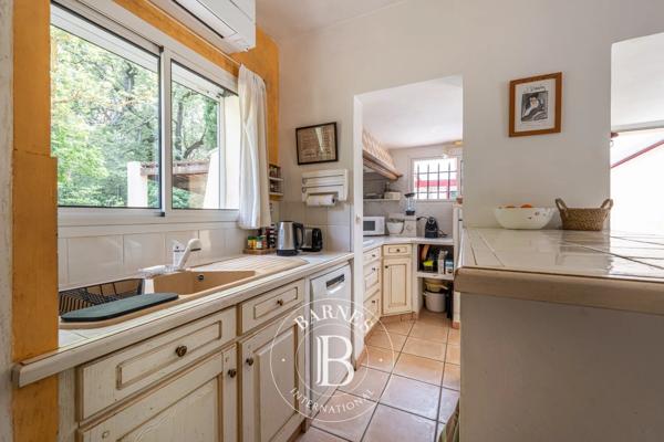 Aix-en-Provence, Maison 4 Chambres -  184 m² à vendre