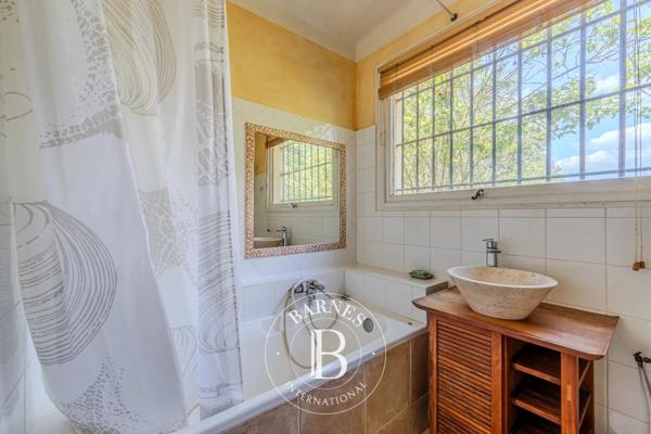 Aix-en-Provence, Maison 4 Chambres -  184 m² à vendre