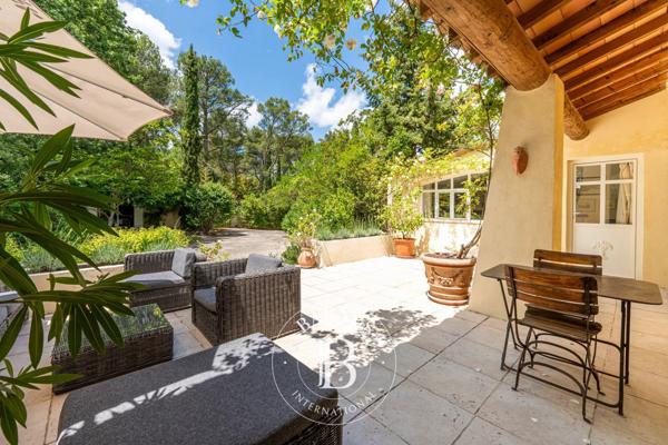 Aix-en-Provence, Maison 4 Chambres -  184 m² à vendre
