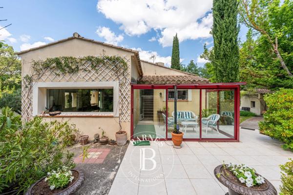 Aix-en-Provence, Maison 4 Chambres -  184 m² à vendre