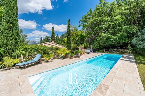 Aix-en-Provence, Maison 4 Chambres -  184 m² à vendre