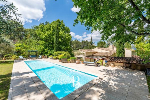 Aix-en-Provence, Maison 4 Chambres -  184 m² à vendre