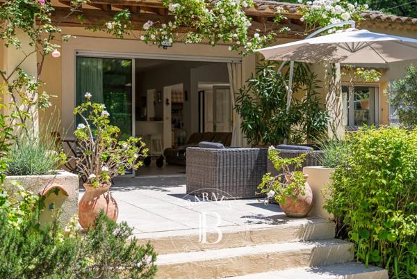 Aix-en-Provence, Maison 4 Chambres -  184 m² à vendre
