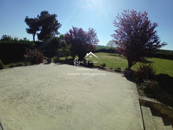 VUE SUR LA CAMPAGNE, venez poser vos valises dans cette maison entièrement restaurée