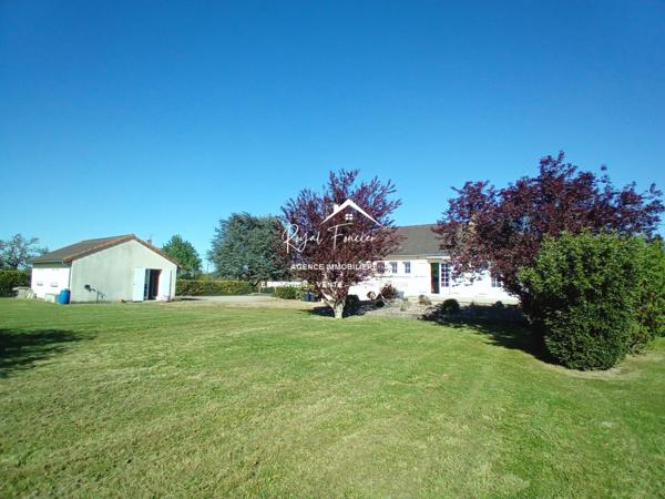 VUE SUR LA CAMPAGNE, venez poser vos valises dans cette maison entièrement restaurée