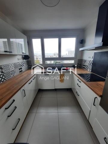LAVAL, Appart familial 100 m² 4 chambres & balcon