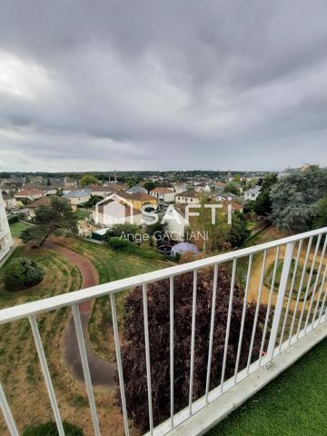 LAVAL, Appart familial 100 m² 4 chambres & balcon