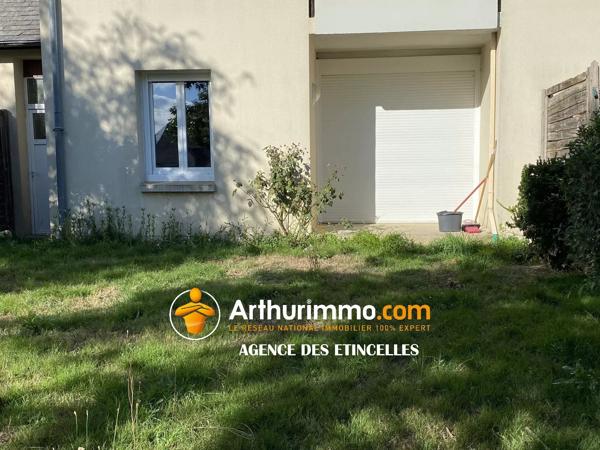 Vente                                                      Appartement
                        
                     2 pièces                      54 m2                     à Martigné-Ferchaud
